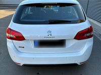 Gebraucht Peugeot 308 Active 110 PS (80 kW) 2020 Weiß Kombi