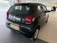 Gebraucht Peugeot 108 Active 72 PS (52 kW) 2022 Schwarz Limousine