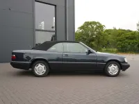 Gebraucht Mercedes E220 150 PS (110 kW) 1997 Smargdschwarzmet.189 Cabrio
