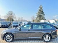 Gebraucht VW Passat 150 PS (110 kW) 2023 Grau Kombi