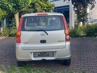 Gebraucht Daihatsu Cuore Plus 58 PS (42 kW) 2008 Silber Kleinwagen