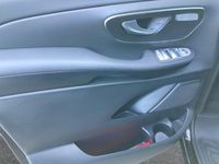 Gebraucht Mercedes V300 237 PS (174 kW) 2024 Schwarz Van / Kleinbus
