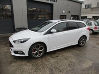 Używany Ford Focus ST 250 KM (183 kW) 2018 Biały Sedan/Limuzyna
