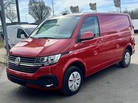 Gebraucht VW T6.1 150 PS (110 kW) 2022 Rot Van