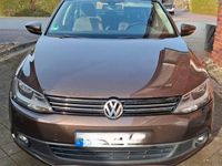 Gebraucht VW Jetta Comfortline 105 PS (77 kW) 2011 Braun Limousine
