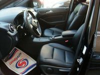 Gebraucht Mercedes B200 156 PS (114 kW) 2012 Schwarz metallic Kleinwagen