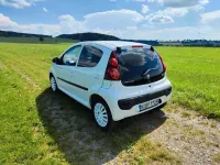 Gebraucht Peugeot 107 Active 68 PS (50 kW) 2012 Weiß Kleinwagen