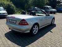 Gebraucht Mercedes SLK230 197 PS (144 kW) 2002 Silber Cabrio