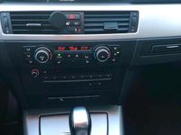 Gebraucht BMW 320 170 PS (125 kW) 2009 Silber Limousine