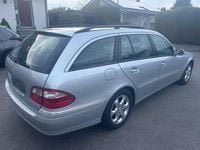 Gebraucht Mercedes E220 Elegance 150 PS (110 kW) 2005 Silber Kombi