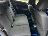 Gebraucht Ford Fiesta 101 PS (74 kW) 2015 Blau Limousine