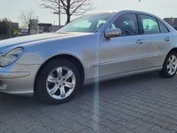 Gebraucht Mercedes E240 Elegance 177 PS (130 kW) 2002 Silber Limousine