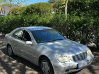 Second-hand Mercedes C220 145 CP (106 kW) 2001 Argintiu Berlinǎ