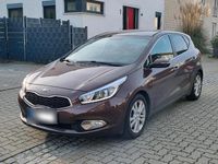 Gebraucht Kia Ceed 128 PS (94 kW) 2014 Braun Kleinwagen