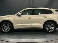 Gebraucht VW Touareg Elegance 286 PS (210 kW) 2024 Sechura beige metallic SUV