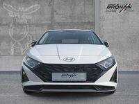Gebraucht Hyundai i20 Trend 101 PS (74 kW) 2024 Weiß Limousine
