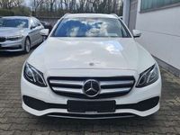 gebraucht Mercedes E220 d 4Matic T+Widescreen+Standhzng. +ACC+360°