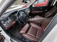 Gebraucht BMW 750 409 PS (300 kW) 2010 Weiß Limousine