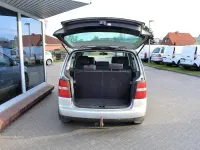 Gebraucht VW Touran Trendline 105 PS (77 kW) 2005 Reflexsilber metallic Van / Kleinbus