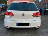 Gebraucht VW Golf VII 120 PS (88 kW) 2017 Weiß Kleinwagen