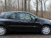 Gebraucht Renault Clio II 75 PS (55 kW) 2011 Schwarz Kleinwagen