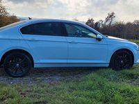 Gebraucht VW Passat Highline 150 PS (110 kW) 2015 Weiß Limousine