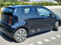 Używany VW e-up! Style 61 kW (83 KM) 2022 Czarny Hatchback