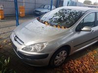 Gebraucht Peugeot 307 Tendance 107 PS (78 kW) 2003 Silber Limousine