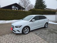 Gebraucht Mercedes B200 163 PS (119 kW) 2020 Weiß Van / Kleinbus