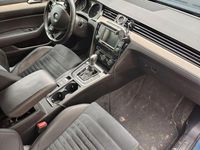 Gebraucht VW Passat Highline 150 PS (110 kW) 2016 Blau Kombi