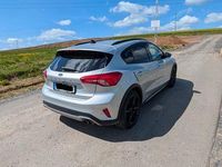 Second-hand Ford Focus Active 150 CP (110 kW) 2019 Argintiu Berlinǎ
