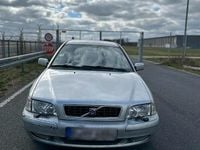 Gebraucht Volvo V40 100 PS (73 kW) 2001 Silber Kombi
