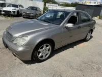 Gebraucht Mercedes C220 150 PS (110 kW) 2004 Cubanitsilber Limousine