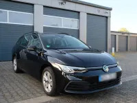 Gebraucht VW Golf VIII Life 150 PS (110 kW) 2023 Schwarz Kombi