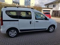 Gebraucht Dacia Dokker Celebration 116 PS (85 kW) 2017 Weiß Van / Kleinbus