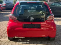 Gebraucht Toyota Aygo 68 PS (50 kW) 2014 Rot Kleinwagen