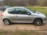 Używany Peugeot 206 75 KM (55 kW) 2000 Srebrny Hatchback