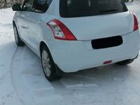 Gebraucht Suzuki Swift Club 94 PS (69 kW) 2012 Weiß metallic Kleinwagen