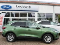 Neu Ford Kuga Titanium 186 PS (136 kW) 2025 Bursting green SUV