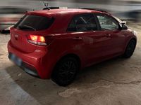 Gebraucht Kia Rio 84 PS (61 kW) 2018 Rot Limousine