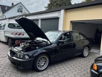 Gebraucht BMW 525 192 PS (141 kW) 2000 Schwarz Limousine