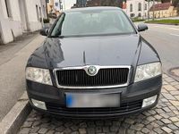 Gebraucht Skoda Octavia 106 PS (77 kW) 2009 Grün Kombi
