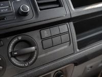 Gebraucht VW Transporter 102 PS (75 kW) 2019 Grün Van