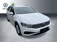 Gebraucht VW Passat 150 PS (110 kW) 2023 Weiß Kombi