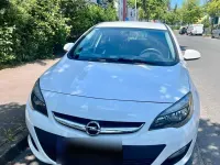 Gebraucht Opel Astra Edition 87 PS (63 kW) 2012 Weiß Limousine