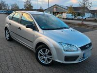 Gebraucht Ford Focus 100 PS (73 kW) 2006 Silber Limousine