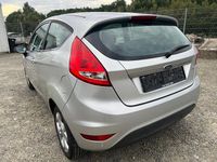 Gebraucht Ford Fiesta Titanium 82 PS (60 kW) 2011 Silber Kleinwagen
