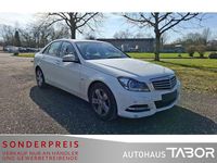 Gebraucht Mercedes C180 156 PS (114 kW) 2011 Calcitweiss/zirrusweiss Limousine