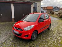 Gebraucht Hyundai i10 69 PS (50 kW) 2013 Rot Kleinwagen