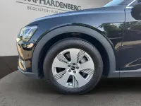 Gebraucht Audi e-tron Comfort 230 kW (313 PS) 2022 Brillantschwarz SUV